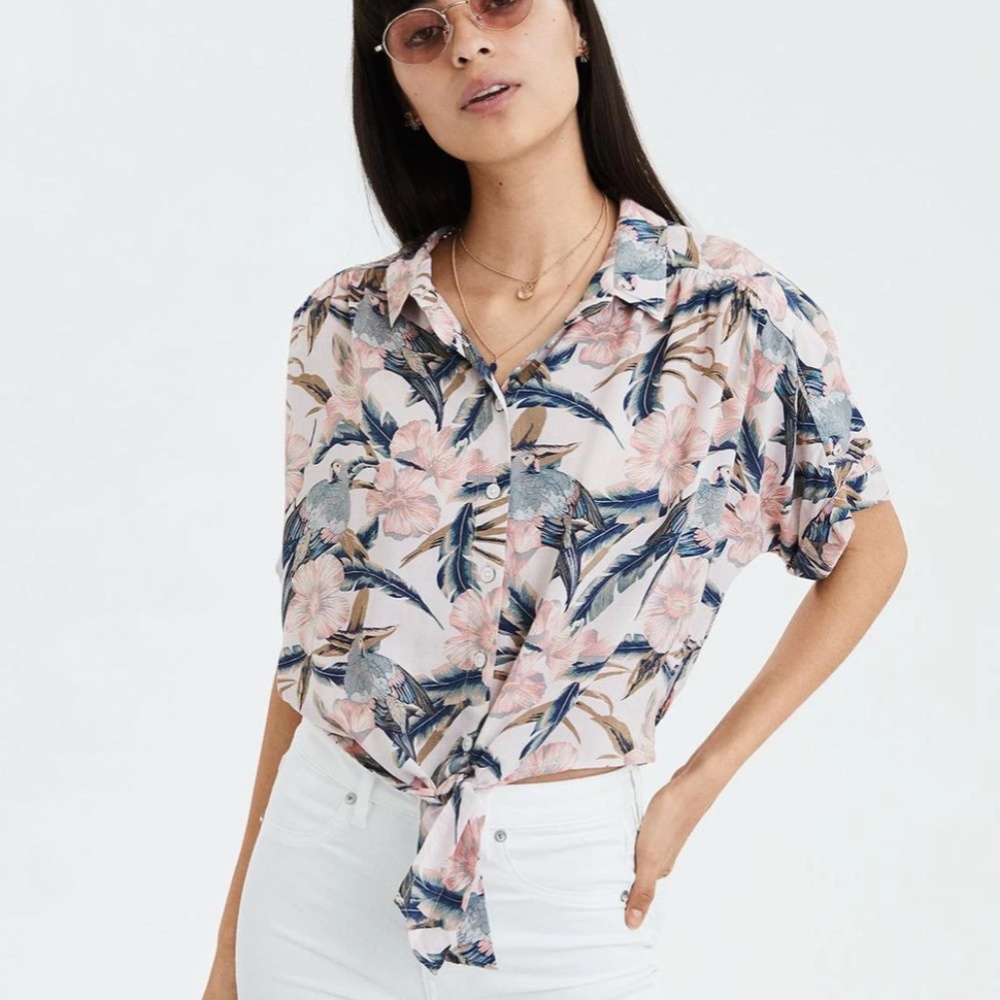 American Eagle Hawaiian Button Down Shirt